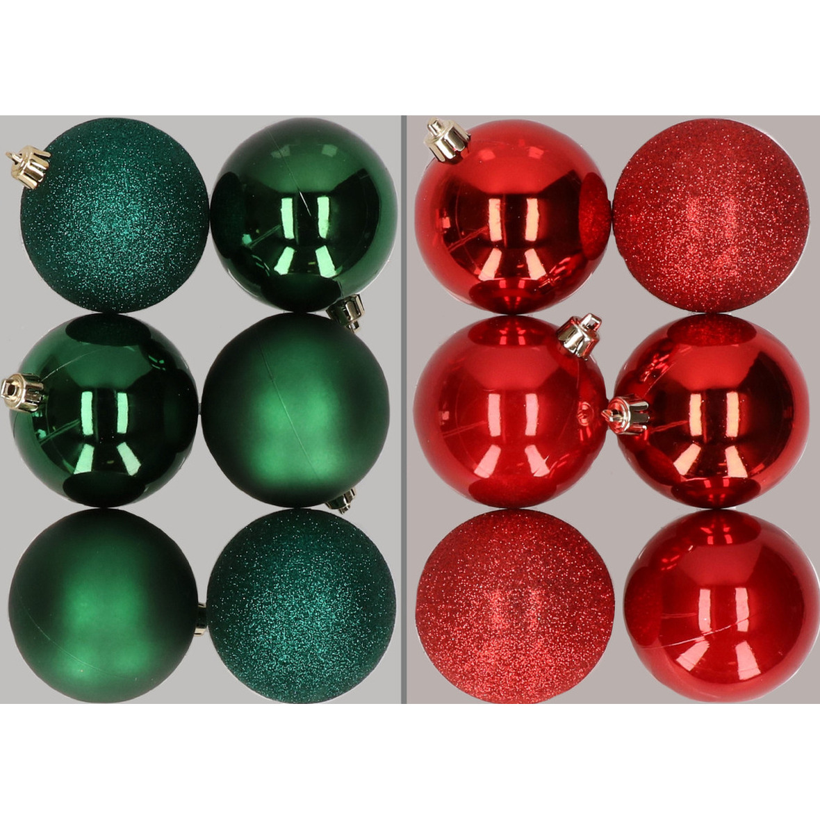 12x stuks kunststof kerstballen mix van donkergroen en rood 8 cm