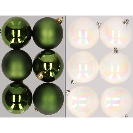 12x stuks kunststof kerstballen mix van donkergroen en parelmoer wit 8 cm