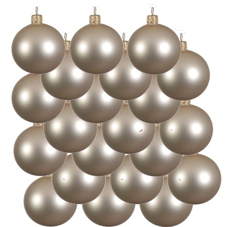 18x Licht parel/champagne glazen kerstballen 6 cm mat