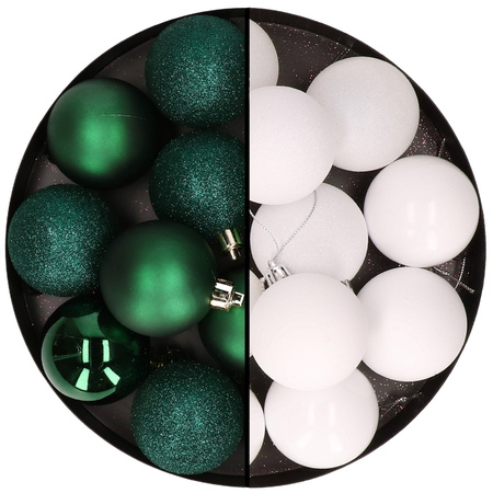 24x stuks kunststof kerstballen mix van donkergroen en wit 6 cm