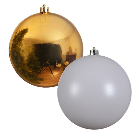 2x stuks grote kerstballen van 20 cm glans van kunststof goud en wit