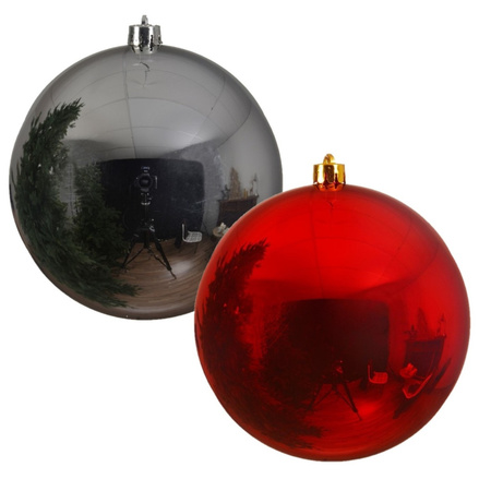 2x stuks grote kerstballen van 20 cm glans van kunststof rood en zilver