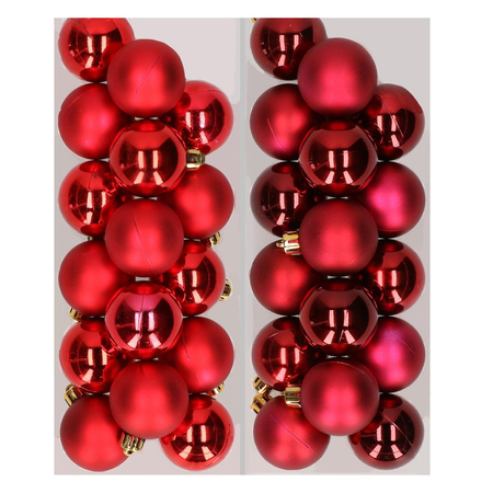32x Christmas baubles mix red and dark red 4 cm plastic matte/shiny