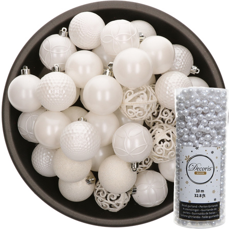 37x stuks kunststof kerstballen 6 cm inclusief kralenslinger wit
