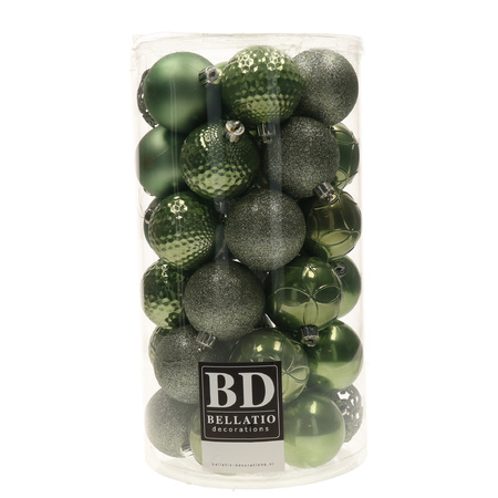 74x stuks kunststof kerstballen mix van salie groen en oudroze 6 cm