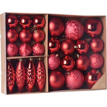 Kerstballen/ornamenten pakket 31x rood kunststof mix incl. 50x ophanghaakjes