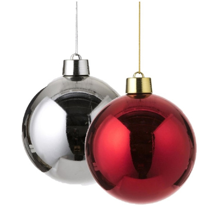 Christmas decorations set 2x large plastic baubles in red and silver 20 cm