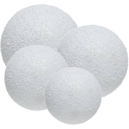 Pakket van 66x stuks deco sneeuwballen diverse formaten